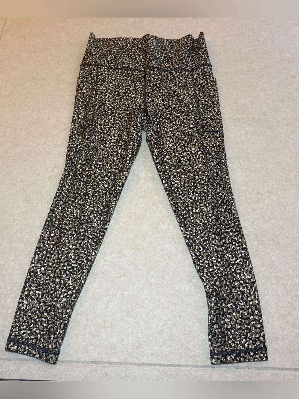 Athleta Women's Printed Green Black White Camo Multicolor Leggings Size S/M